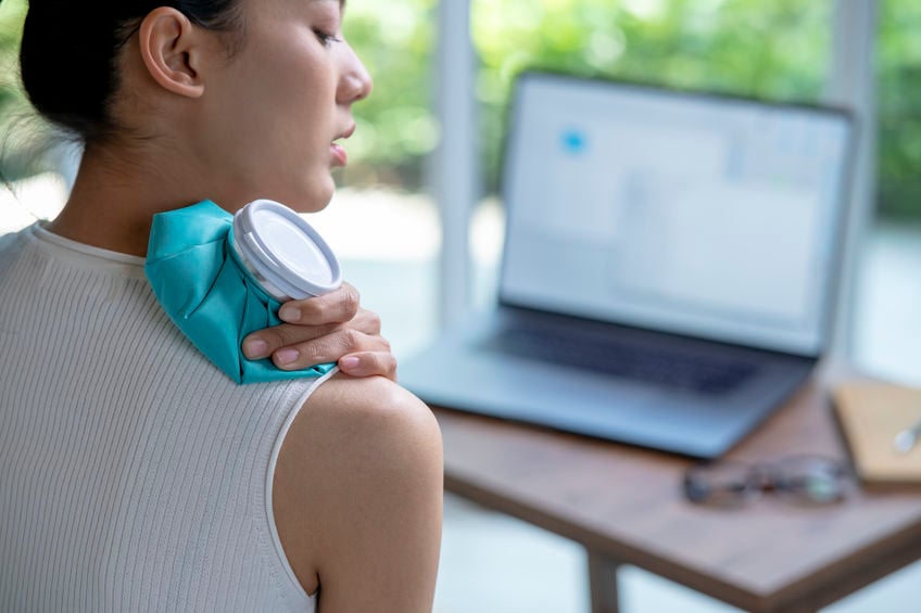 mackinaw-surgery-center-Minimally-Invasive-Shoulder-Impingement-Surgery-Moving-Beyond-Pain